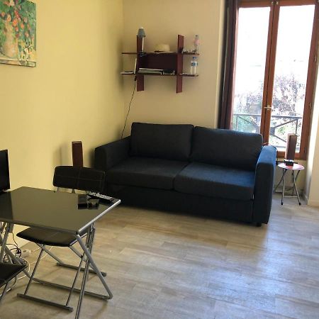 23 Rue De La Chapelle Paris Exterior foto